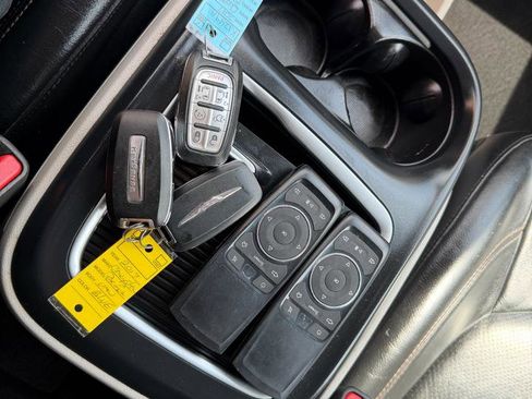 Used 2017 Chrysler Pacifica Touring-L Plus image 14