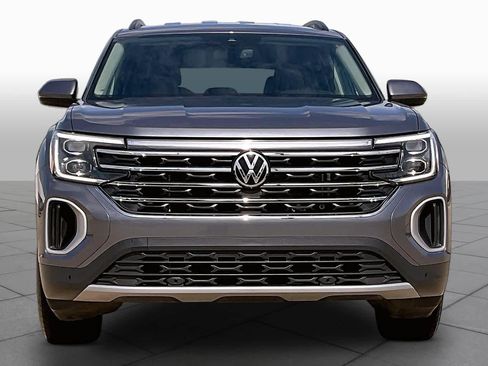 Used 2025 Volkswagen Atlas SE FWD image 4