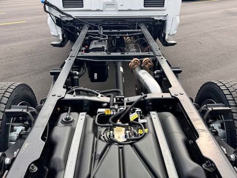 New 2025 Ford F550 4x4 Regular Cab Super Duty image 12
