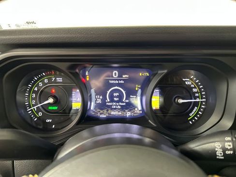 Used 2024 Jeep Wrangler Unlimited image 17