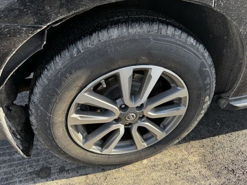 Used 2014 Nissan Pathfinder SL image 42