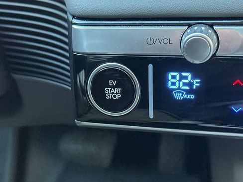 Used 2024 Hyundai Ioniq 5 Limited image 25