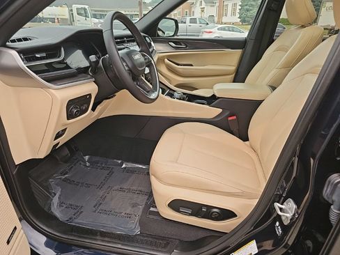 Certified 2023 Jeep Grand Cherokee 4WD 4xe image 17