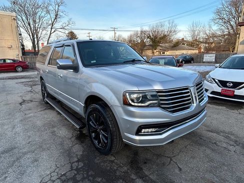 Used 2016 Lincoln Navigator L Select image 13