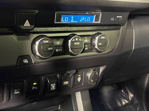 Used 2022 Toyota Tacoma TRD Sport w/ Technology Package RWD image 21