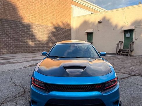 Used 2016 Dodge Charger R/T Scat Pack w/ Technology Group RWD image 2