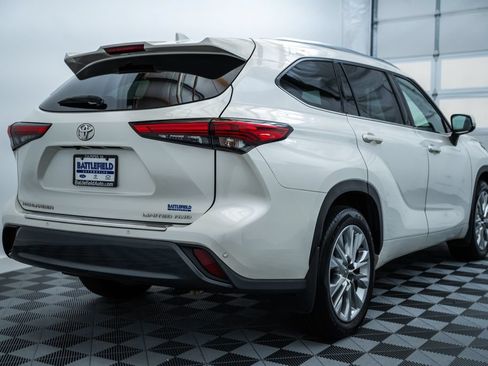 Used 2021 Toyota Highlander Limited AWD/4WD image 7