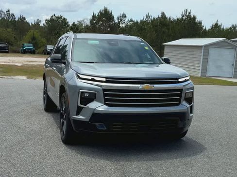 Used 2025 Chevrolet Traverse High Country w/ LPO, Floor Liner Package FWD image 3