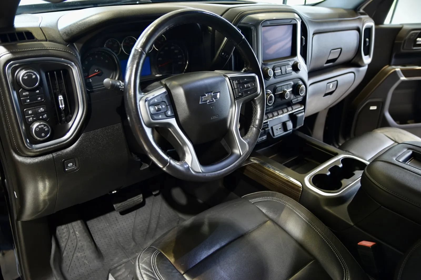 Used 2019 Chevrolet Silverado 1500 LT Trail Boss AWD/4WD image 13