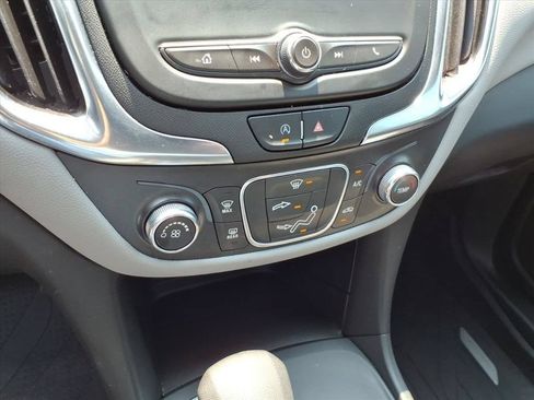 Used 2022 Chevrolet Equinox LS w/ LPO, Floor Liner Package FWD image 30