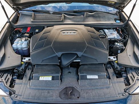 Used 2022 Audi Q8 Premium w/ Convenience Package image 43