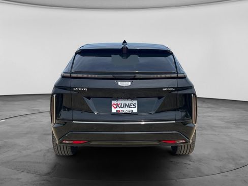 Used 2024 Cadillac Lyriq Luxury AWD/4WD image 9