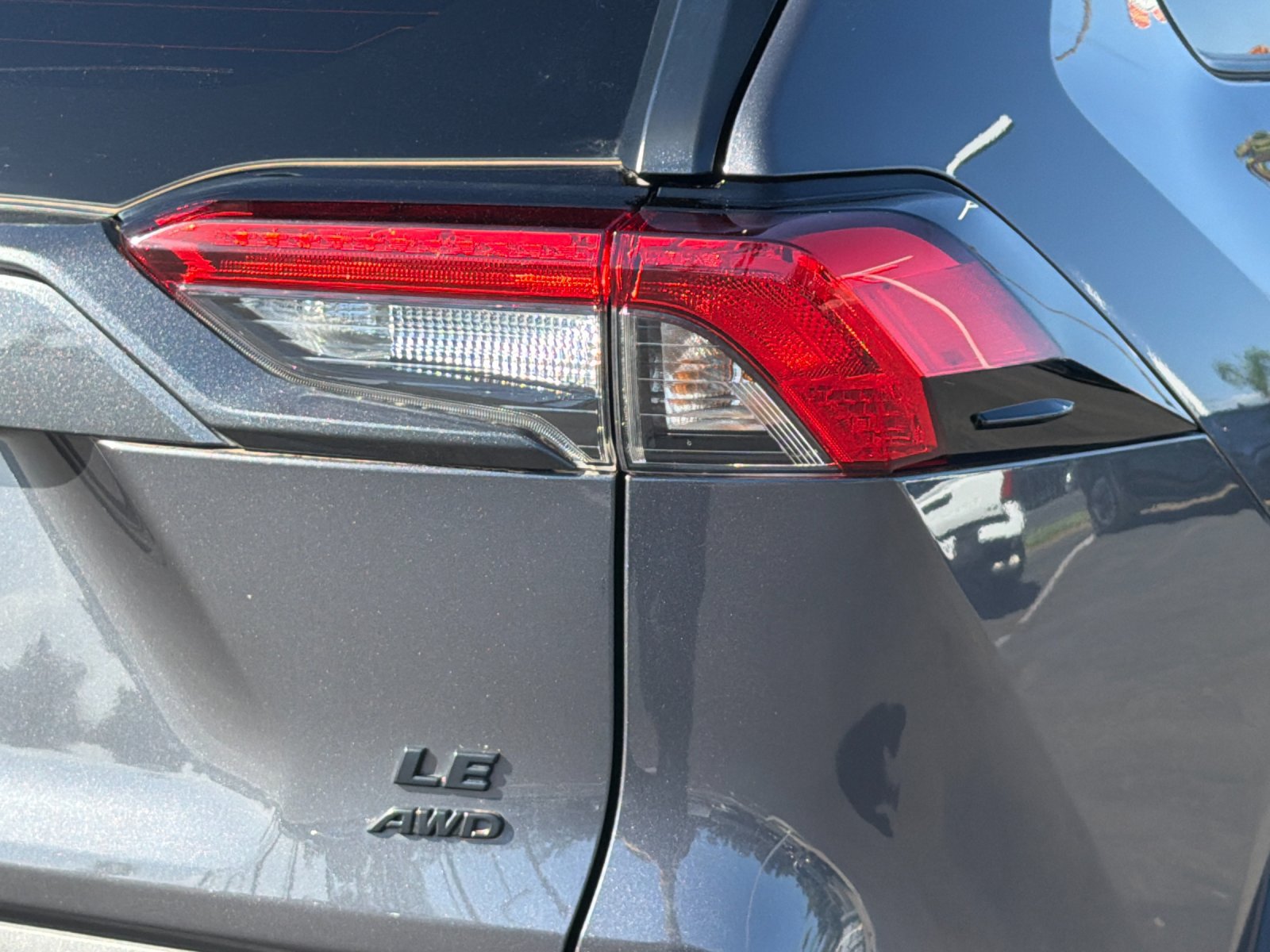 Used 2025 Toyota RAV4 LE AWD/4WD image 23