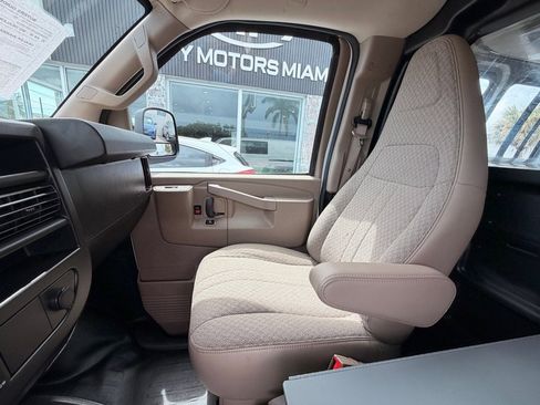 Used 2021 Chevrolet Express 2500 w/ Driver Convenience Package image 20