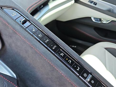 Used 2023 Chevrolet Corvette Stingray Premium Cpe w/ Z51 Performance Package image 19