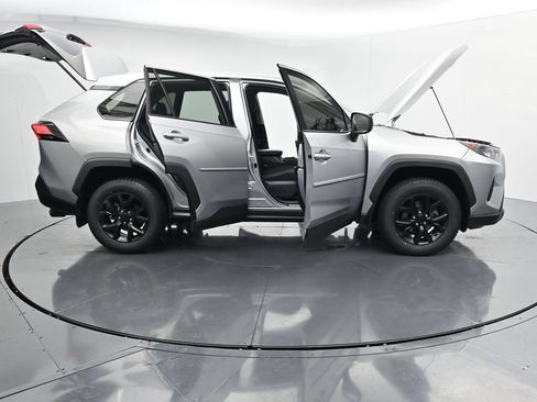 Used 2022 Toyota RAV4 LE FWD image 46