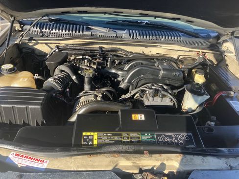 Used 2004 Ford Explorer Sport XLT AWD/4WD image 36