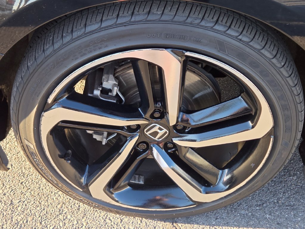 Used 2018 Honda Accord Sport image 12