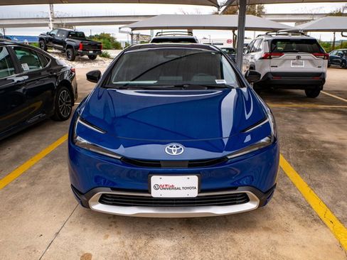 New 2026 Toyota Prius Plug-In Hybrid FWD image 3