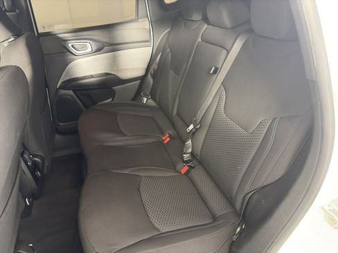 Used 2023 Jeep Compass Sport image 13