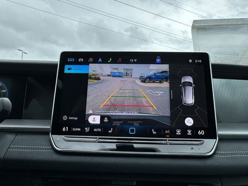 New 2025 Volkswagen Tiguan SE R-Line image 24