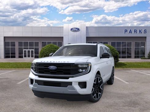 New 2026 Ford Expedition Platinum w/ Platinum Ultimate Package AWD/4WD image 2