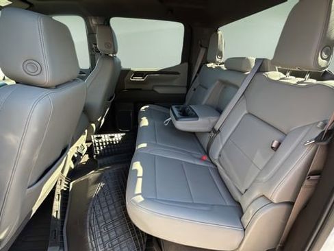 Used 2024 GMC Sierra 1500 SLT image 19