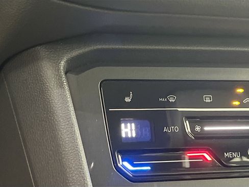 Used 2022 Volkswagen Tiguan SE AWD/4WD image 19