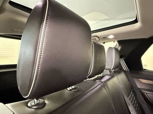 Certified 2017 Land Rover Discovery HSE image 30