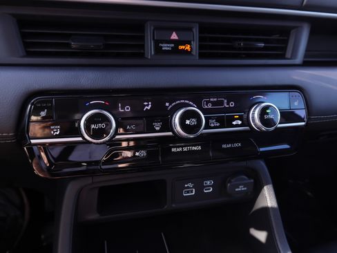 Used 2025 Honda Pilot Touring image 21