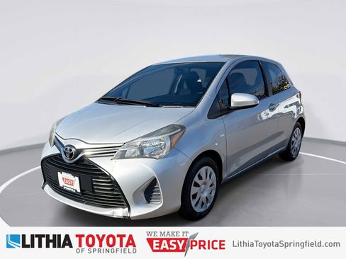 Used 2015 Toyota Yaris L image 1
