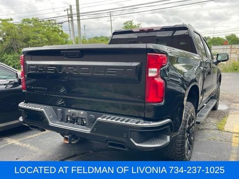 Used 2022 Chevrolet Silverado 1500 LT Trail Boss w/ LT Trail Boss Premium Package AWD/4WD image 3