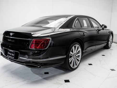 Used 2024 Bentley Flying Spur W12 image 11