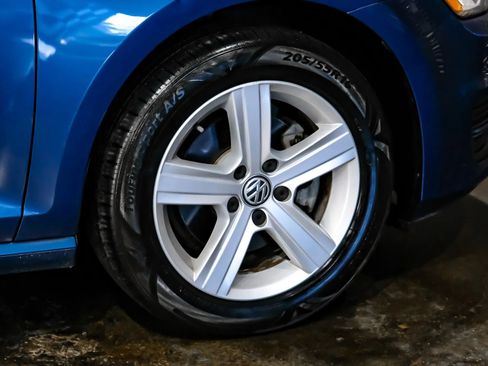 Used 2017 Volkswagen Golf Wolfsburg Edition FWD image 57