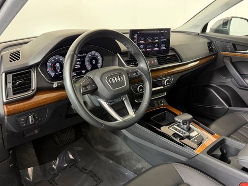 Used 2023 Audi Q5 2.0T Premium Plus w/ Premium Plus Package image 4