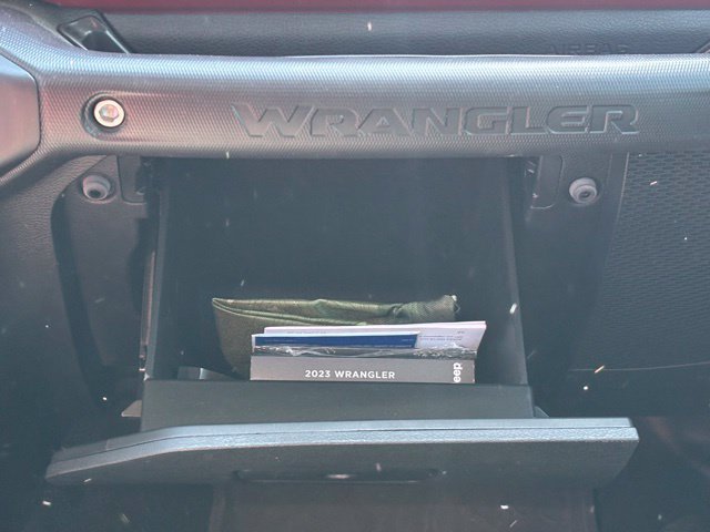 Used 2023 Jeep Wrangler Unlimited Rubicon w/ Cold Weather Group AWD/4WD image 23