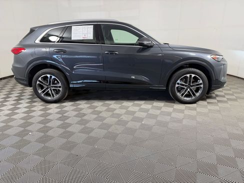 Certified 2025 Audi Q5 Premium w/ Convenience Package AWD/4WD image 8