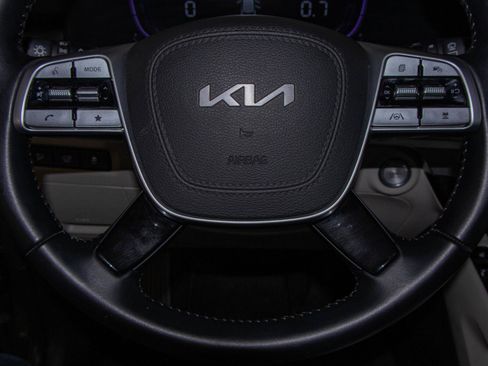 Used 2025 Kia Telluride S FWD image 12