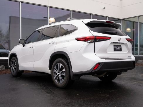 Used 2023 Toyota Highlander L image 5