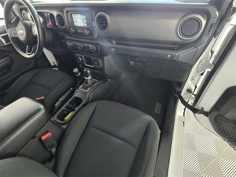 Used 2018 Jeep Wrangler Sport image 10