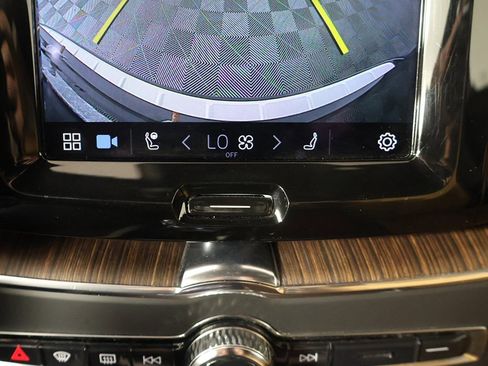 Used 2022 Volvo XC60 B6 Inscription w/ Climate Package image 48