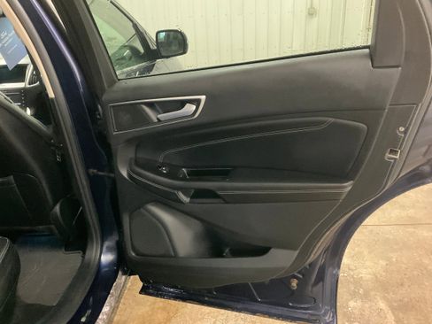 Used 2016 Ford Edge Titanium w/ Technology Package FWD image 25