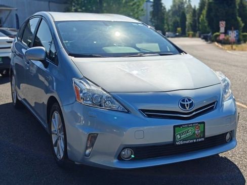 Used 2013 Toyota Prius V Five image 1
