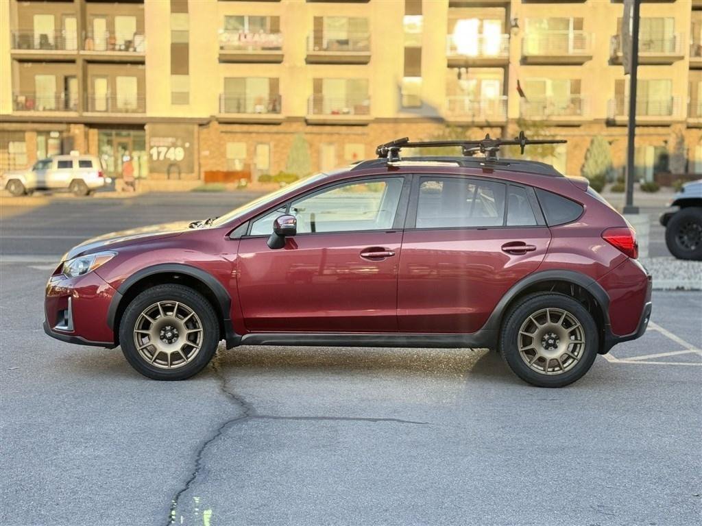 Used 2017 Subaru Crosstrek 2.0i Limited AWD/4WD image 4