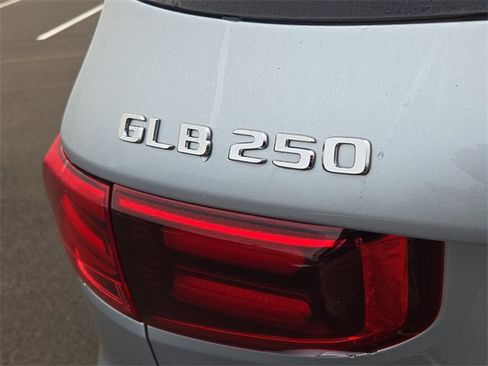 New 2026 Mercedes-Benz GLB 250 4MATIC image 32