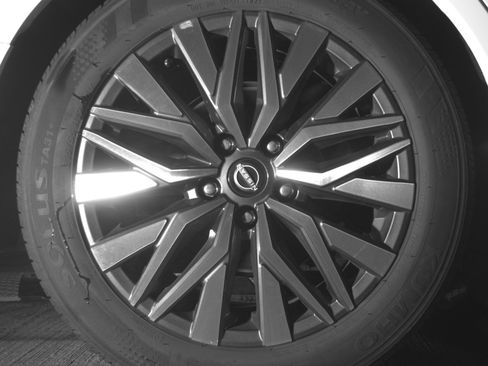 Used 2025 Nissan Altima 2.5 SV FWD image 15