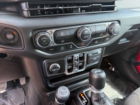Used 2024 Jeep Wrangler Sport S image 20