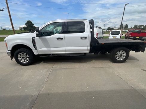 Used 2023 Ford F250 XLT AWD/4WD image 5