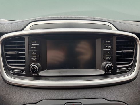 Used 2019 Kia Sorento FWD image 14