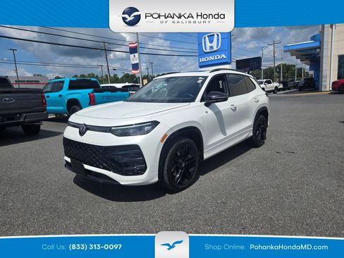 Used 2025 Volkswagen Tiguan SE R-Line AWD/4WD image 1